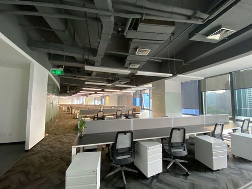 望京保利國(guó)際廣場(chǎng) 精裝帶家具辦公室出租，正對(duì)電梯采光優(yōu)